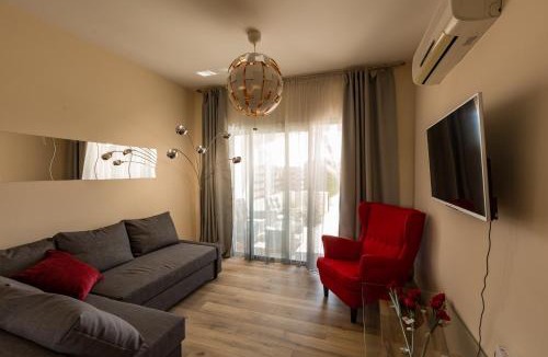 Universal Apartment | Sun Island Apartment
