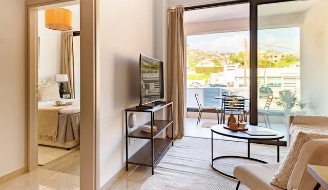 Sanders River Plaza - Light 2 Bedroom Apartment with Balcony in Limassol