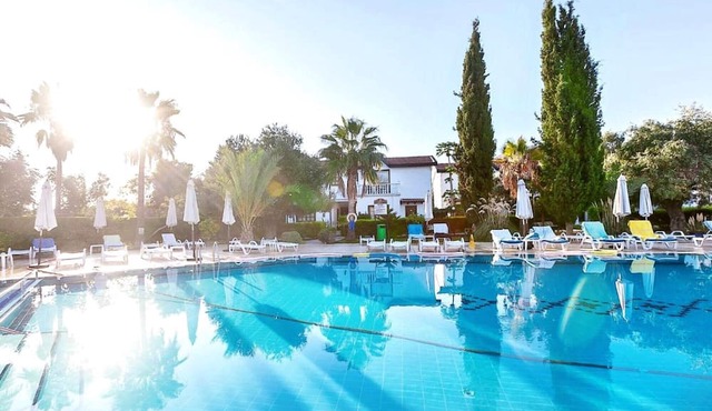 Kyrenia Azure Flat - One Bedroom Apartment, Sleeps 2 in Girne