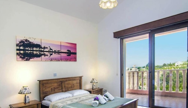Family Villa Short Walk To Coral Bay Strip 5 Min and Pub, Shops etc in Pegeia