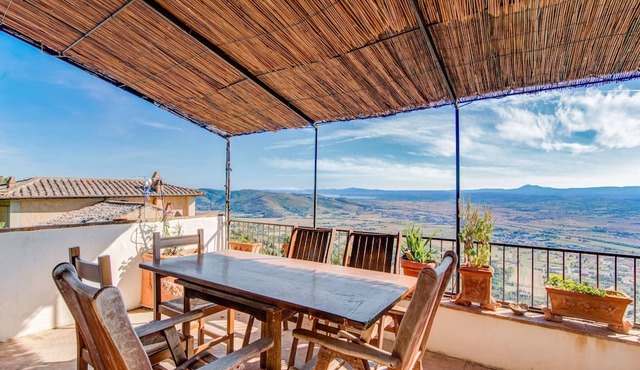 Villa in Cortona With Pool in Cortona