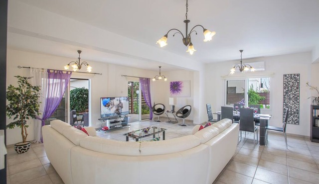 Protaras Holiday Villa Ds54, 3 Bedroom Villa in the Center