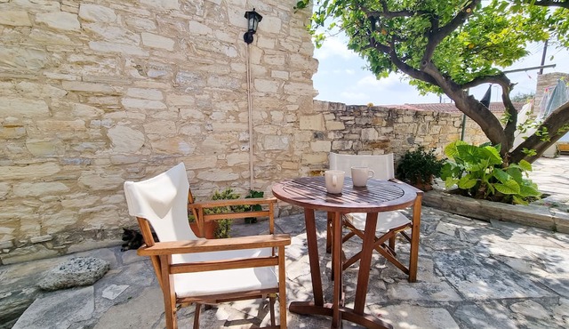 Zeus Grand Apartment in Skarinou