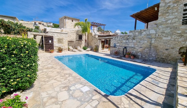 Gaia Eco-Studio in Skarinou