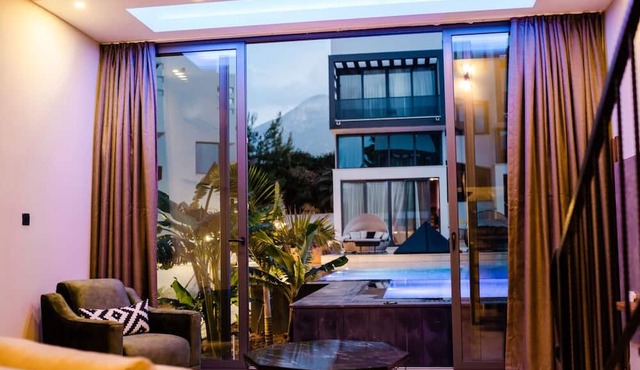 Chic Flat w Pool 5 min to Beach in Kyrenia in Kyrenia