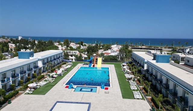 "Poseidon's Paradise", Long Beach, Sea View with Pool access in Trikomo
