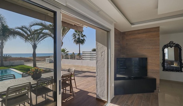 Modern, spacious holiday villa