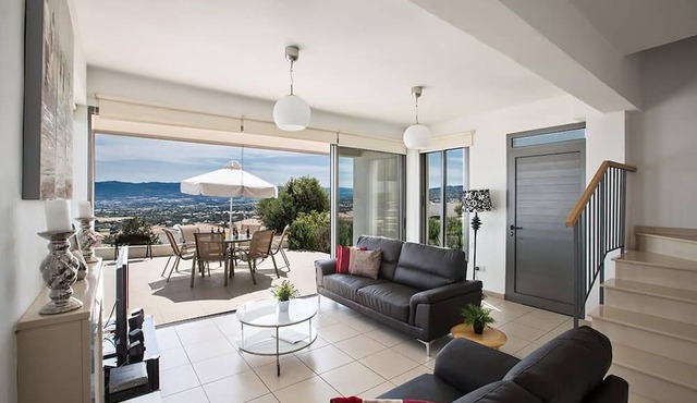 Latchi holiday villa EV20
