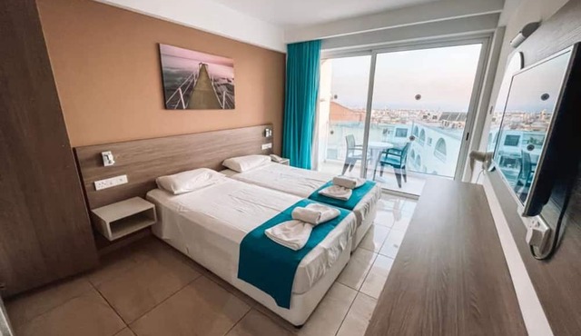 Sunny Blue Hotel in Ayia Napa