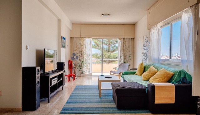 Big Apartment Near Cto Beach In A Quiet Area, Restaurants, Supermarket, Sports!