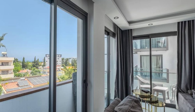 Kyrenia Beachside Flat in Girne
