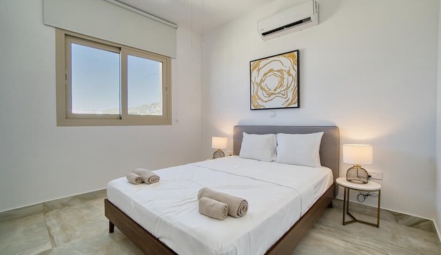 Tala Sea View 201 - Two Bedroom Apartment, Sleeps 4 in Tala