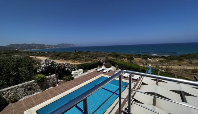 Exquisite Villa with Private Pool in Cyprus in Girne