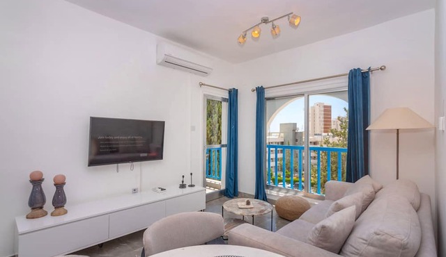 White Arches Sea View Apt No 2 in Limassol