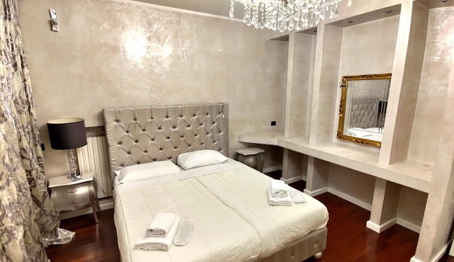 Stylish luxury Villa Eleganza with pool, garden, SPA and party area in Dalmine