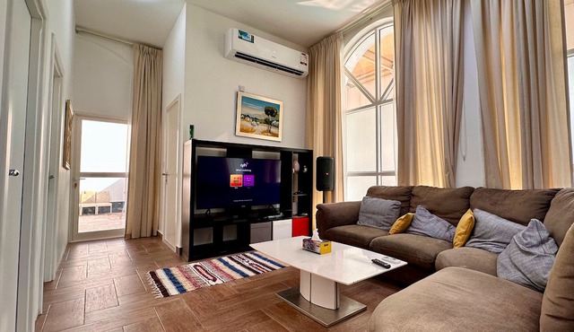 Heart of Doha Elegant Home with Shared Swimming Pool in Doha