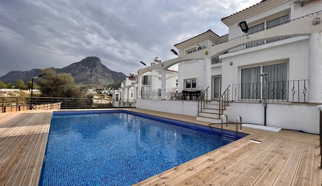 Villa with Private Pool 10 min to Kyrenia Gates in Girne