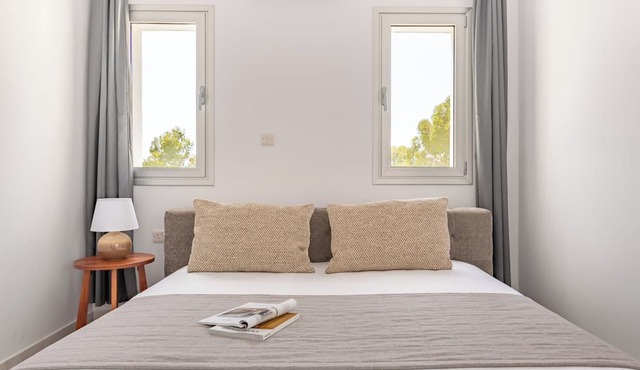 Sanders Cruise - Lovely Studio Apt With Balcony in Limassol