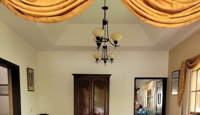 Casa Entera con Alberca en las Colinas Managua, Apta Para Familias in Managua