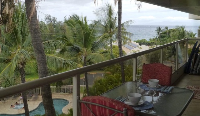Ocean, mountain, pool views. Best location at The Banyan. Across from Kam2 beach in Kihei