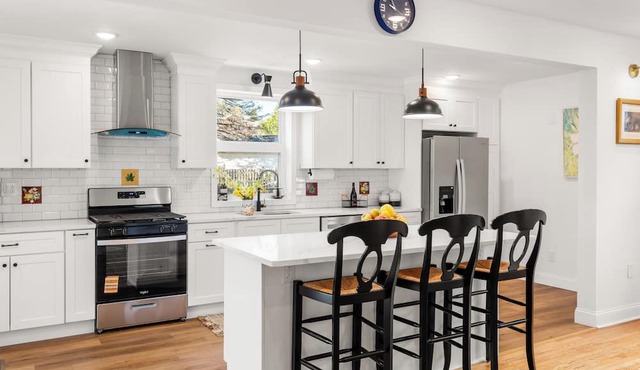 Sophia's Villa-Quality & Stylish-New HVAC-Cars-P-Pet/Kid friendly in Havertown in Havertown