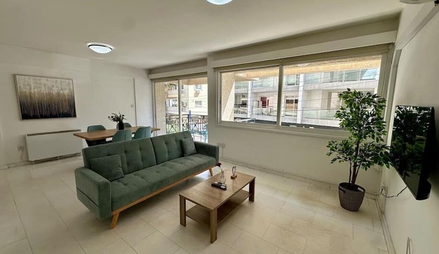 2 bedrooms flat near center