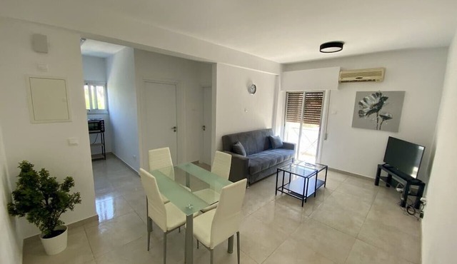 1-bedroom flat 100m from the beach in Tourist area
