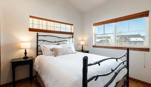 Ski, Soak & Relax | Bear Hollow 6BR Retreat w/Sauna & Clubhouse Hot Tub in Park City
