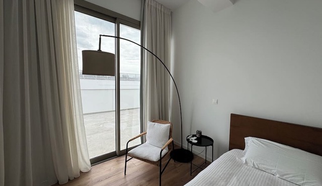 2 bedroom luxury penthouse near city centre