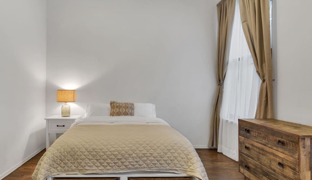 Huge True 3/2 Columbus Circle/Times Sq./Central Park. Entire Floor. Back patio in New York