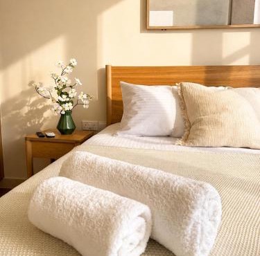 Avalon Gardens A202 - Designer Resort Apartment in Emba