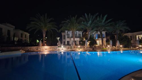 Kyrenia Mountains & Pool Oasis close to the Merit Casino Hotel & SPA in Karavas