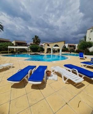Sunrise Beach Club Coastal Apt- seaside & Pool in Strovolos