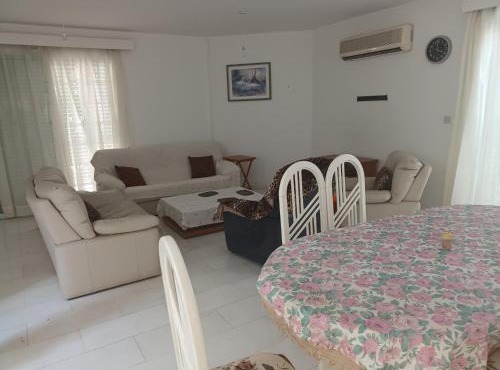 Room in amazing villa in tourist area near beach in Oroklini