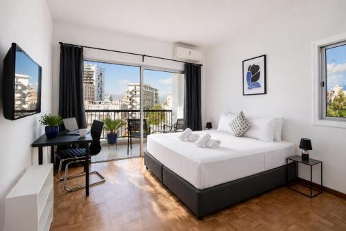 Urban Condo Promitheos