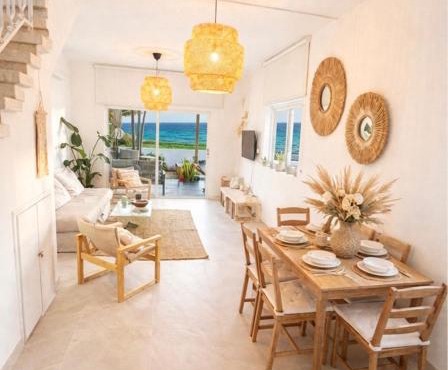Cozy beach house in Perivolia