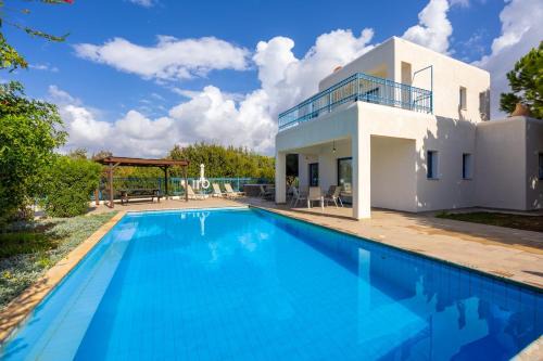 Azzurro Holiday Villas in Peyia
