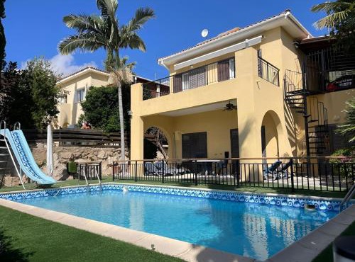 Tala Heights Luxury 3Bedroom Villa- Private Pool, Garden & Sunset Views in Tala