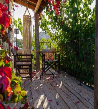 Elinn Traditional Suites