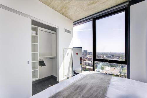 2BR Designer Loft Modern Luxe in City Center in Chicago