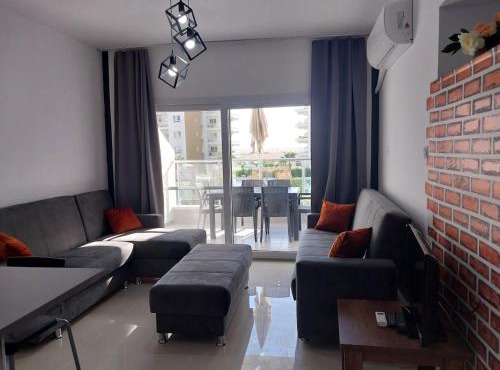 Pool View Apartment with Hotel Facilities in Trikomo