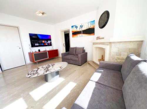Marina Sea Breeze Apartment, Sleeps 8, Free Wi-Fi