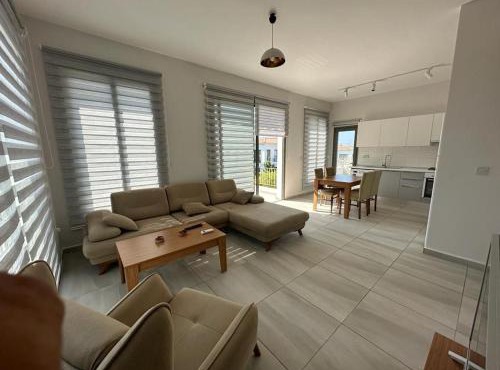 Natura Menekşe in Aglantzia