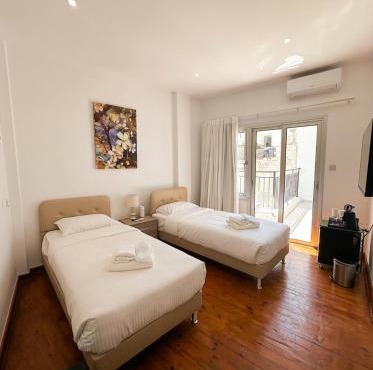Deluxe Studios with Balcony in Old Town in Paphos