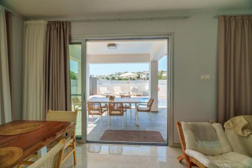 Geo Panoramic Villa Konnos - Pool, Game Room, Gym