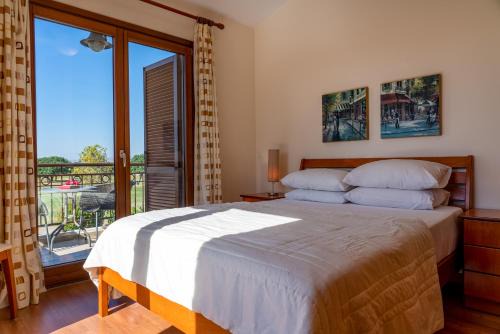 3 bedroom Villa Cardia with private pool, Aphrodite Hills Resort in Kouklia