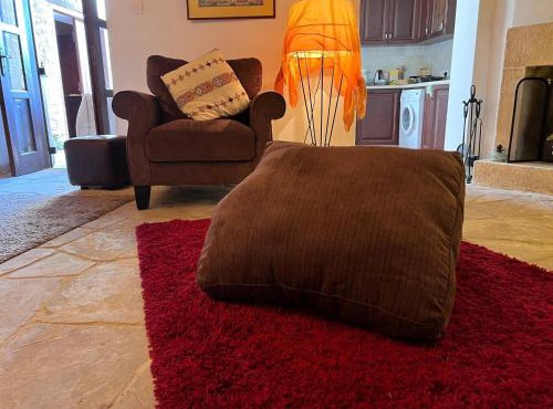 Charming 3-Bedroom Cottage in Heart of Vasa Koilaniou in Vasa Kilaniou