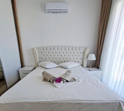 Spacious & Bright 2BR Apartment, 5min to Beach in Gastria