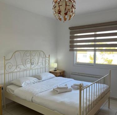 IRIS VILLAGE, NEAR KINGS AVENUE MALL - By NOMA STAYS Cyprus in Paphos