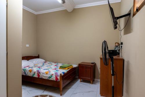 Traditional Stone House in Vouni, Quiet Stay with Courtyard & BBQ in Vouni